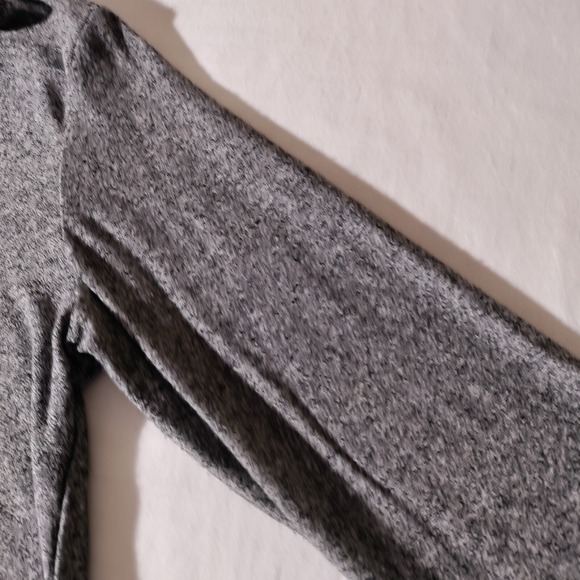 J. Jill Sz L Petite Wearever Grey Print Roundneck Long Sleeve Top - Imperfect - Picture 10 of 16